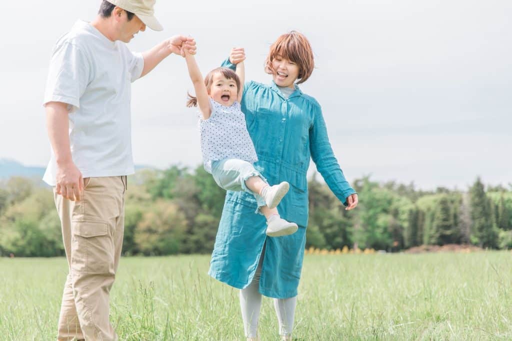 北海道でテレワークしながら地方暮らしするメリットという見出し下の画像です「家族と過ごす時間」
