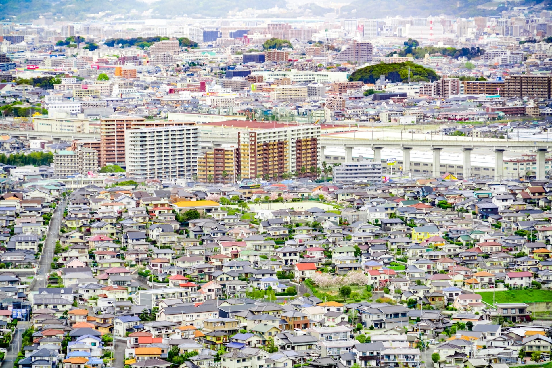 衛星都市の住まいは「不動産連合隊」で探そう！